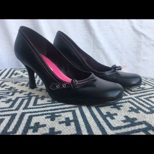 STEVE MADDEN Glare Black Leather 3” Heel Size 6.5B